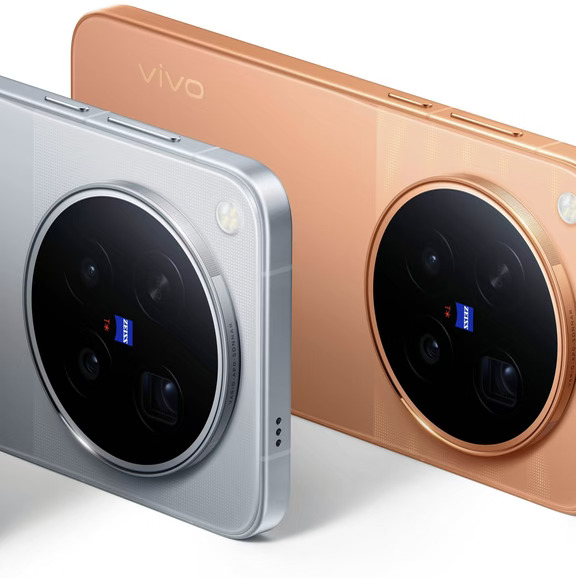 今年vivo X500 Pro Max闪光灯灯珠从上代3颗变成了4颗，从长条形变成了圆形，然后还是拼接设计，然后Deco设计有点回归X200系列那代设计，模组凸起采用“直上直下”设计，不再是X300 Pro的火山口凸起过渡，这代ProMax应该能做到4颗镜头对称排列。#vivoX500