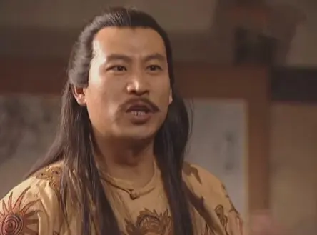 陈玉成为啥没被凌迟？因为曾国藩救了他，抓到直接就地斩首，正常来说太平军高级将领都要押送京师凌迟处死，但曾国藩怕陈玉成去京城讲出一些不好的事情，特别是私下与曾有过交易，所以直接来了个痛快的。