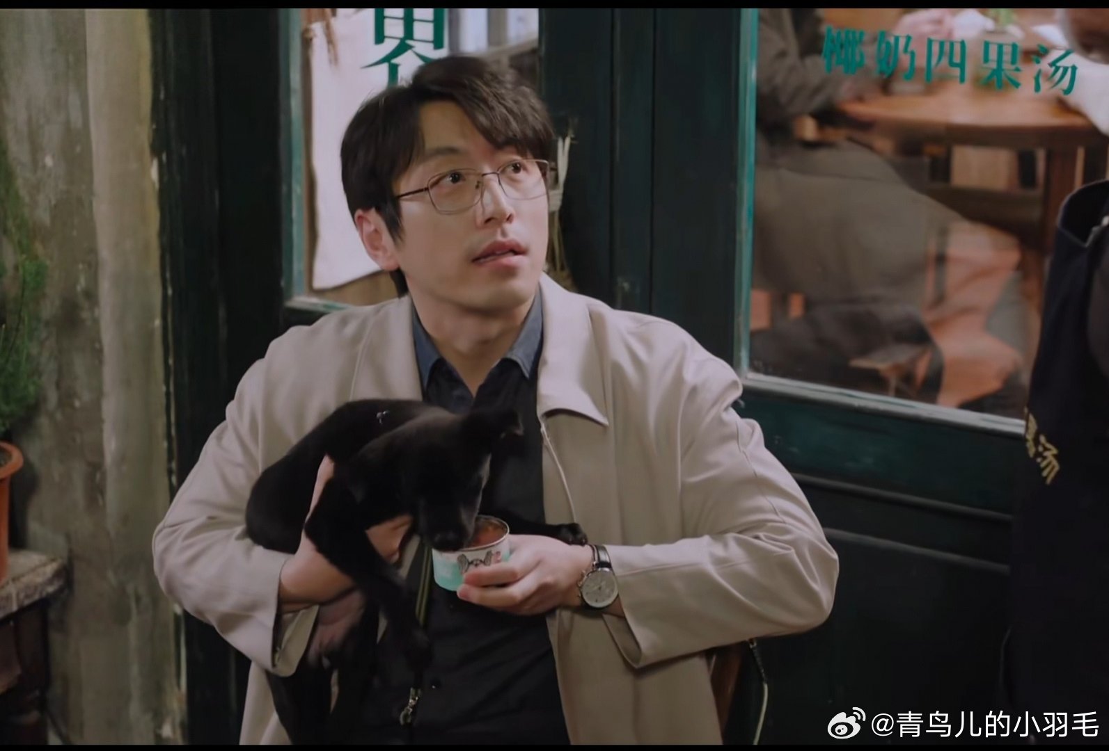 #白客[超话]# 
请注意，照片里面有两只小狗很可爱。[期待] ​