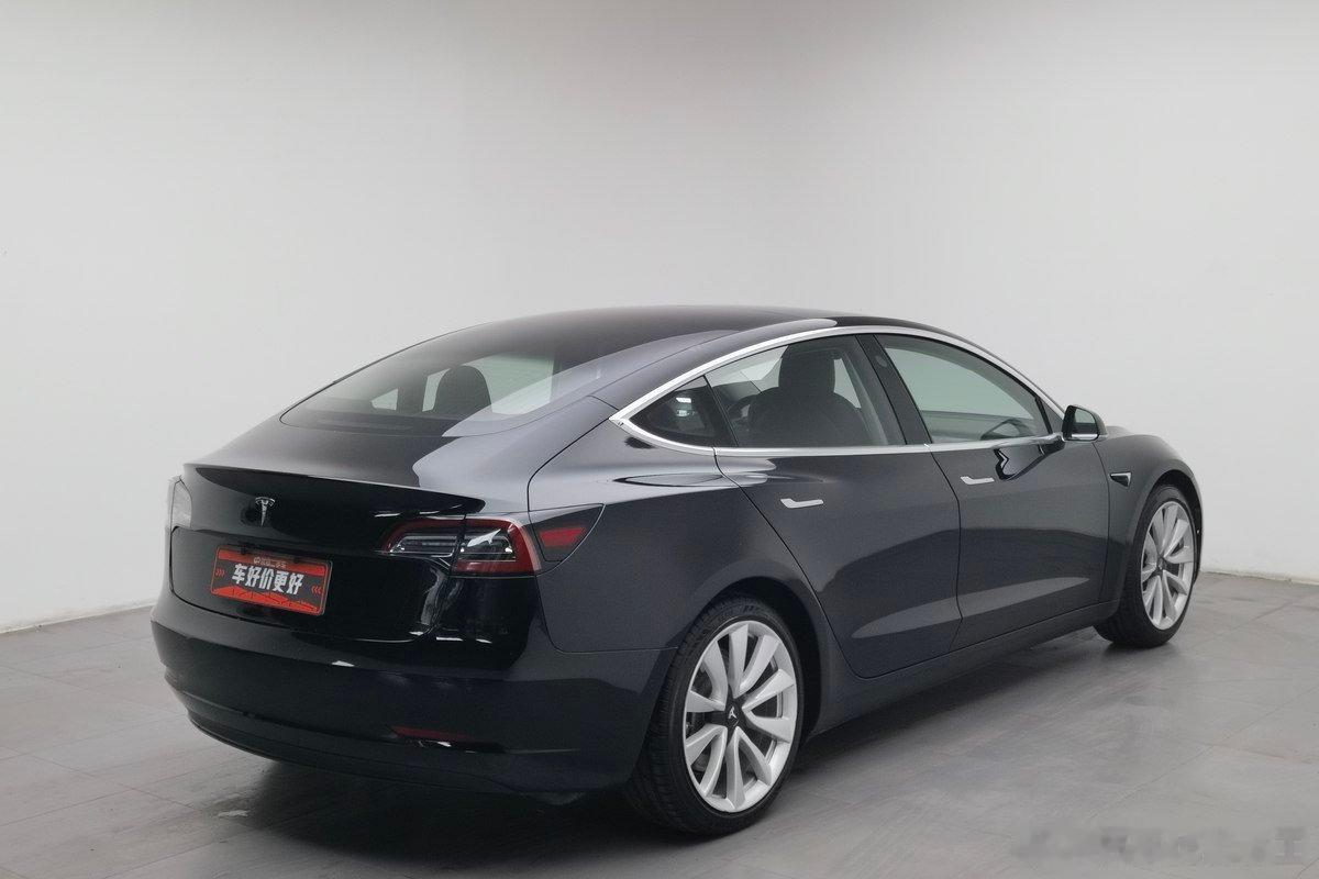 特斯拉 Model 3 2020款 标准续航后驱升级版 纯电动，2020-11上牌，17.6万公里，7.X万 ​