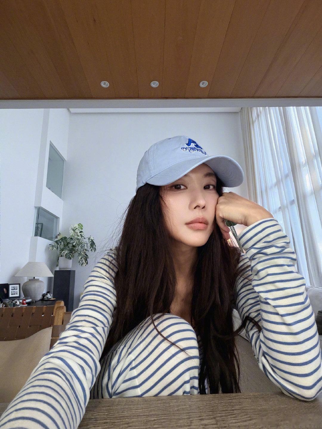 #王霏霏[超话]#[给你小心心]  #全世界最好的王霏霏# 
매일 조금씩 행복해지세요 o(^▽^)o
每天一点点变得更幸福吧 ​