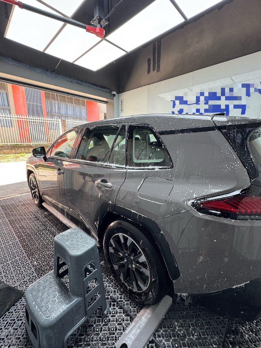 上班前的一大解压方式 自助洗车 
车洗完 开起来都不一样了 ​