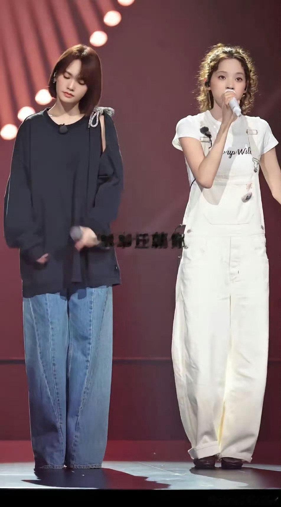杨丞琳这状态有点惊人，一个84年的和00后的站在一起居然像是同龄人 ​​​