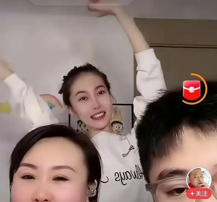 王亮因诽谤罪被判一年缓刑，账号冻结近400天，解封首晚打赏接近10万元。王梓嘉8月22日深夜直播控诉，9月21日发新歌，李琳9月17日发文宣传。
2024年除夕，王亮回门过年，撞见堂嫂直播后当场掀桌砸电视。随后连开三天直播，把李琳叫“小妲己”。2025年6月6日，法院以诽谤罪判处王亮有期徒刑一年、缓
