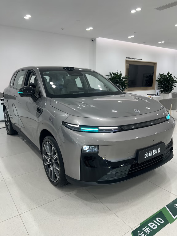 零跑B10｜全家出行一步到位🚗