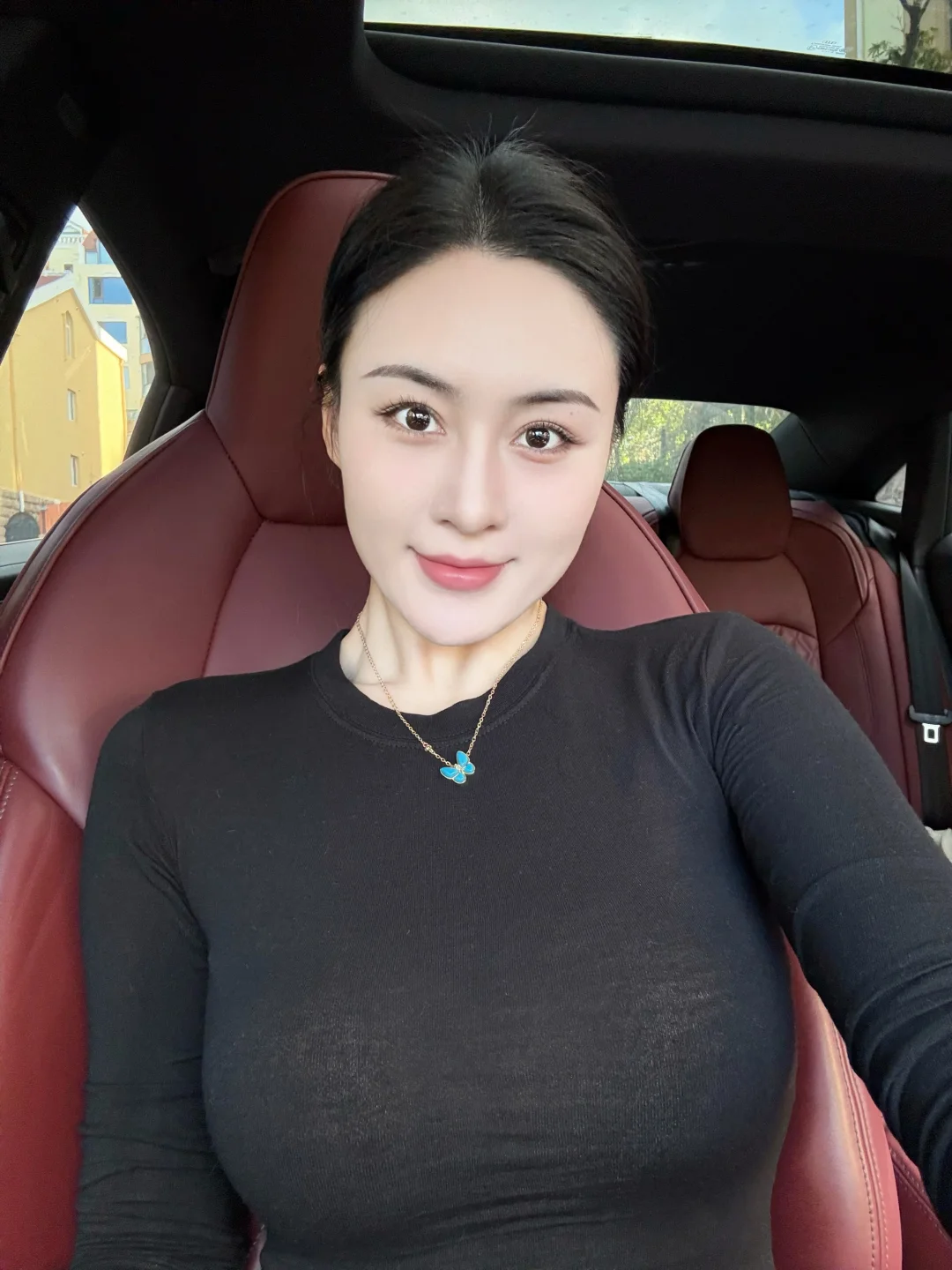 何来恋爱脑一说 那只不过是一片真心 理性的爱不是爱 那是权衡利弊