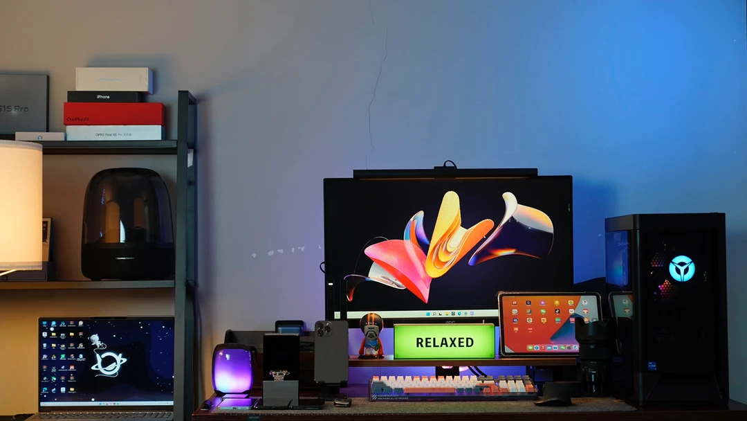 氛围感桌搭设计｜数码博主的桌面布置清单