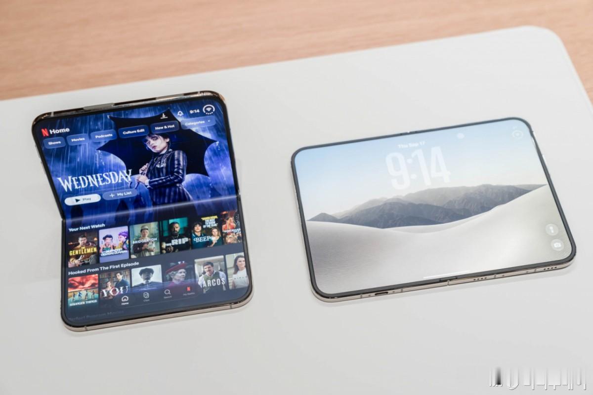 韩国🇰🇷 :  无论是 Galaxy 还是 iPhone“可折叠 OLED”最终都将落入三星显示器的掌控之中         

【IT日报】报道  三星显示器第三季度可折叠OLED市场份额达到83.5%……侧向展开的“书本式”OLED市场份额增加。

苹果iPhone 18 Pro和Pro Max