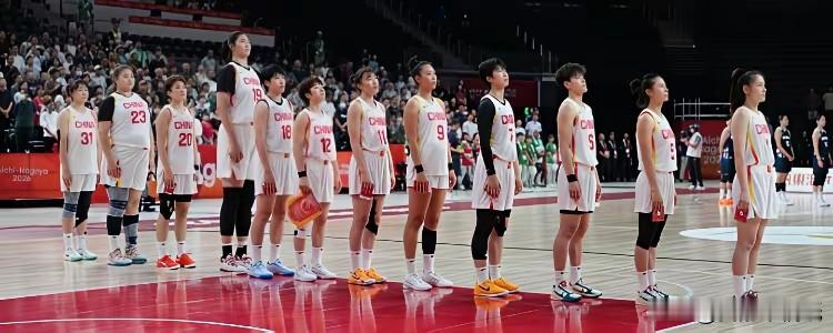 太意外！中国篮球亚运会全军覆灭！

8年，中国篮球，从亚运4金到四大皆空，既丢西瓜又丢芝麻！
 
八年前雅加达亚运会，中国篮球一口气拿下全部4枚金牌，风光无限。谁能想到短短八年，本届亚运四线作战，全部折戟，颗粒无收。
 
男篮输给日本，铜牌战再负伊朗；女篮手握21个篮板优势，三分13投0中憾负韩国；