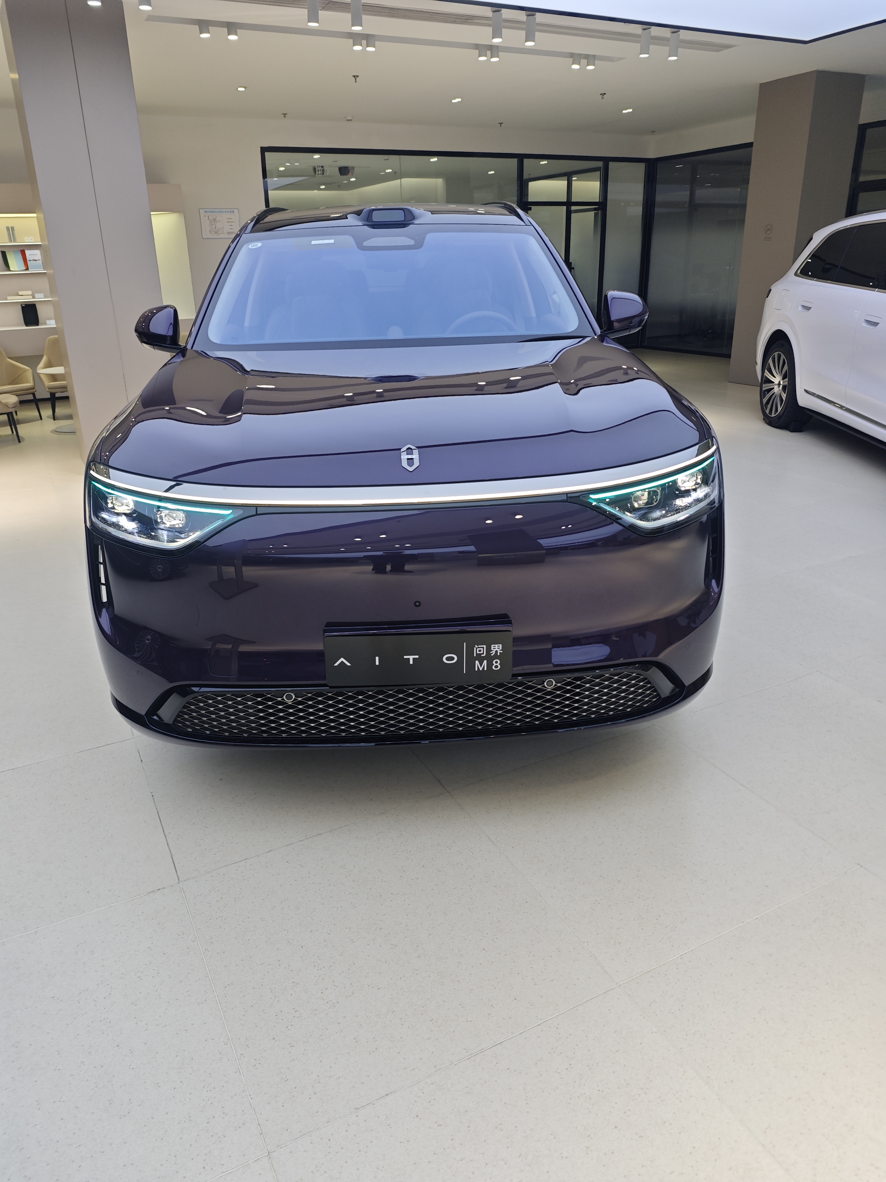 三登春晚，老友问界再赴新春之约  除夕守岁，春晚相伴，当熟悉的问界M9...