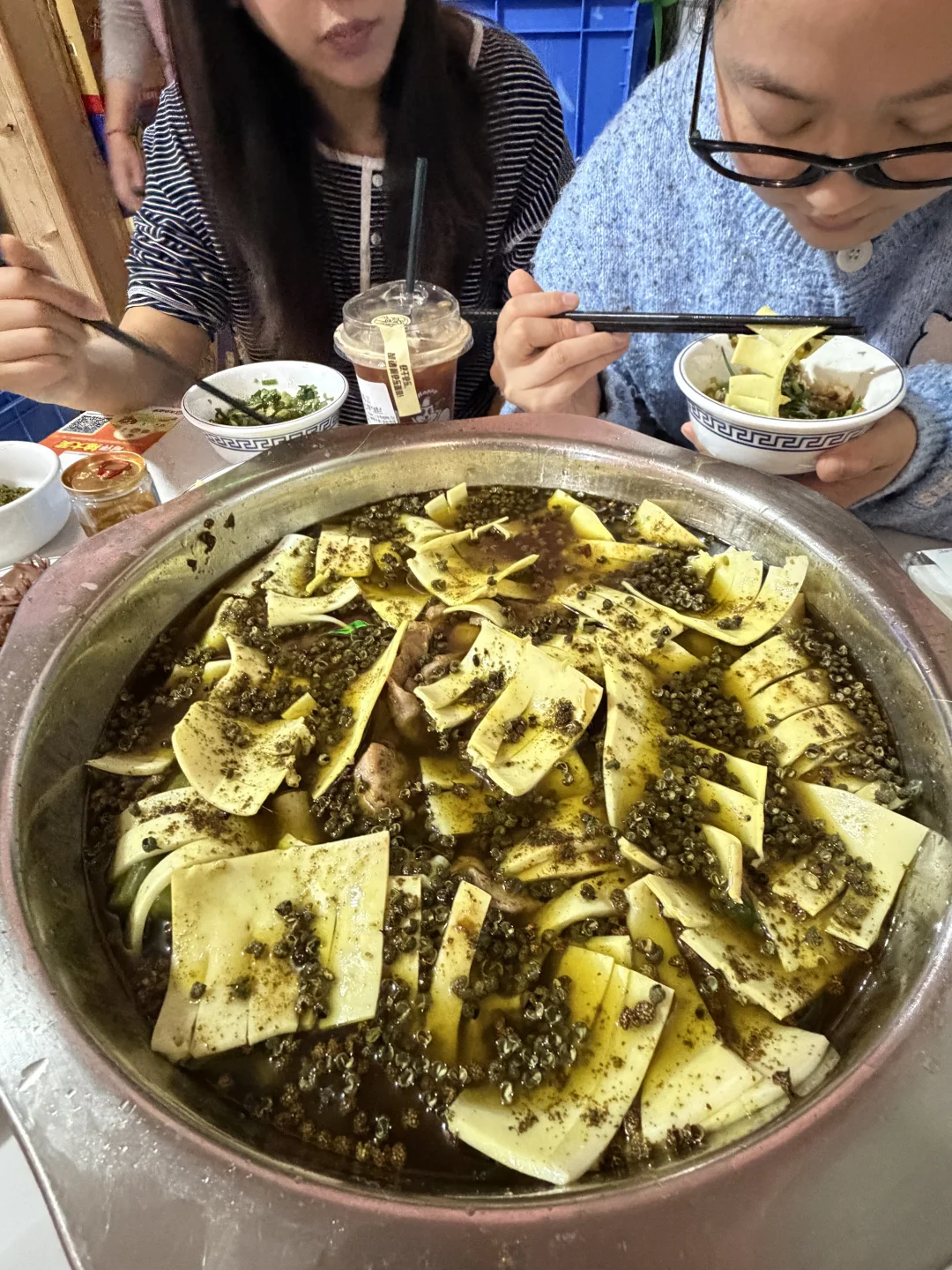 参见成都青花椒黄喉兔女王！！！！
