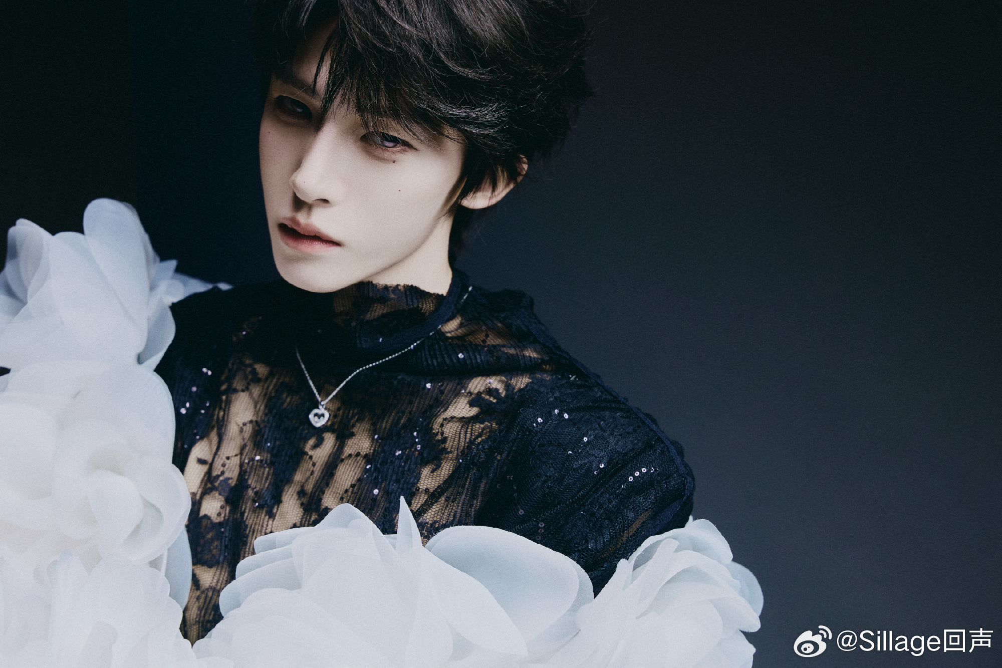 #刘宇[超话]##来超话实况热聊看演唱会#今晚好漂亮，果然一场不看都会出事，可惜没票[泪][泪][泪] ​