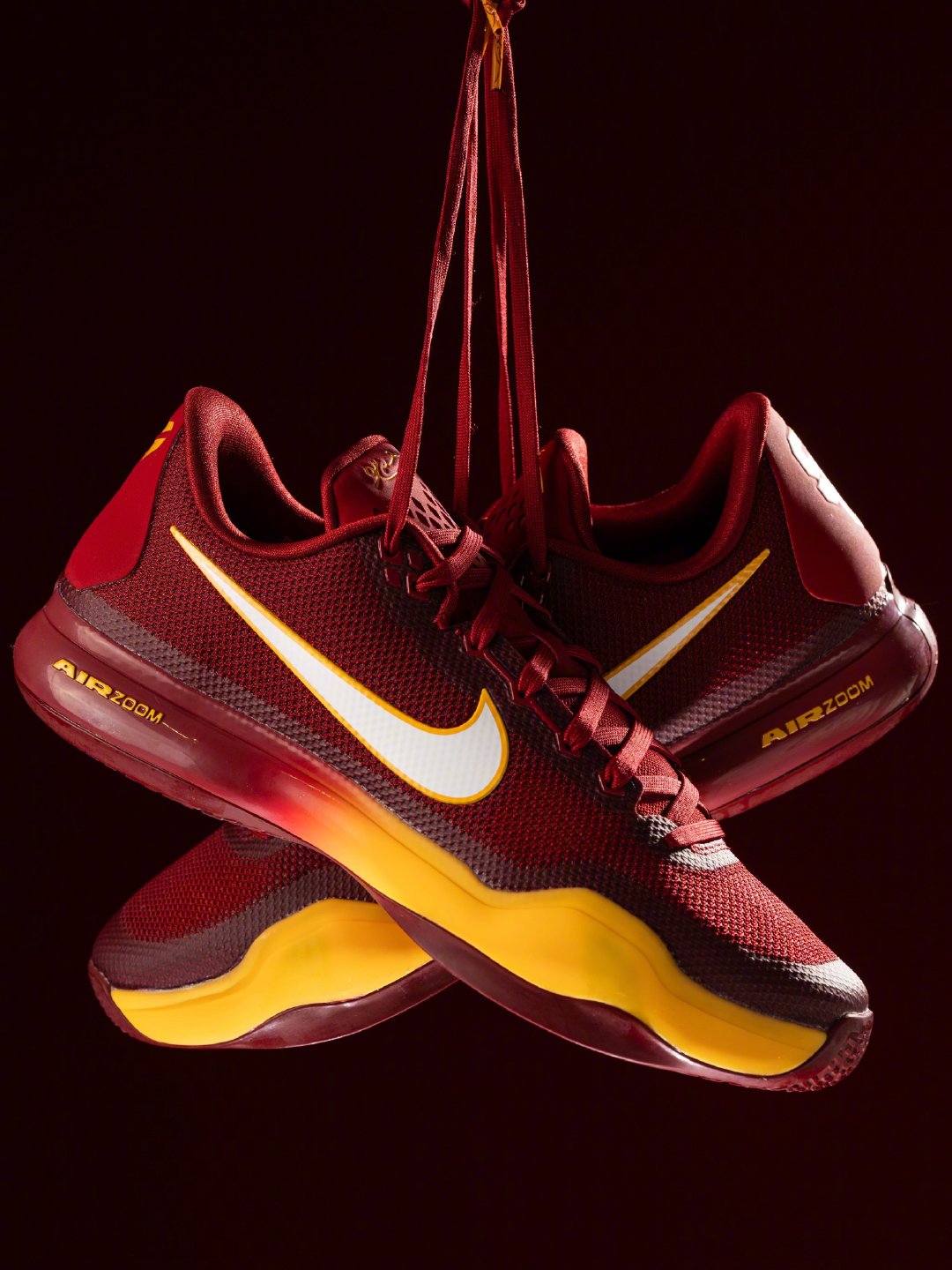 Nike Kobe X Protro 「USC」PE

Kobe 10「南加大」PE版本⚔️🔥 ​