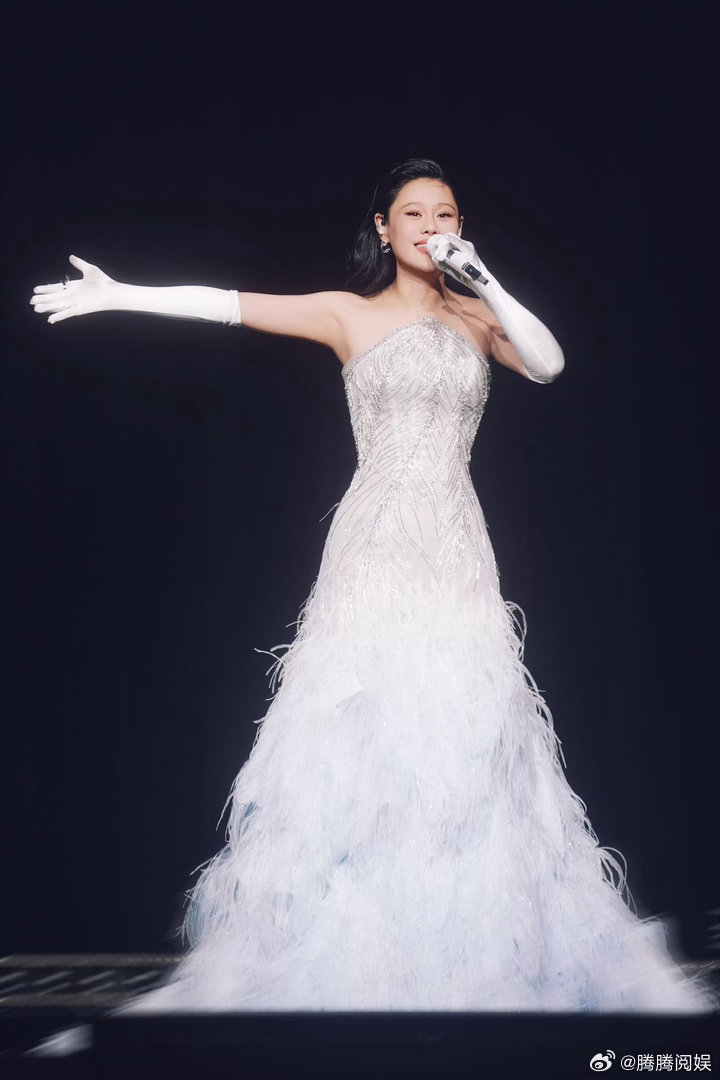 #浪潮音乐大赏有自己的天后宫#🎤引言人阵容太惊喜，齐豫、戴佩妮、魏如萱、袁娅维强强联手，共同书写浪潮大赏全新篇章。#第四届浪潮音乐大赏# ​