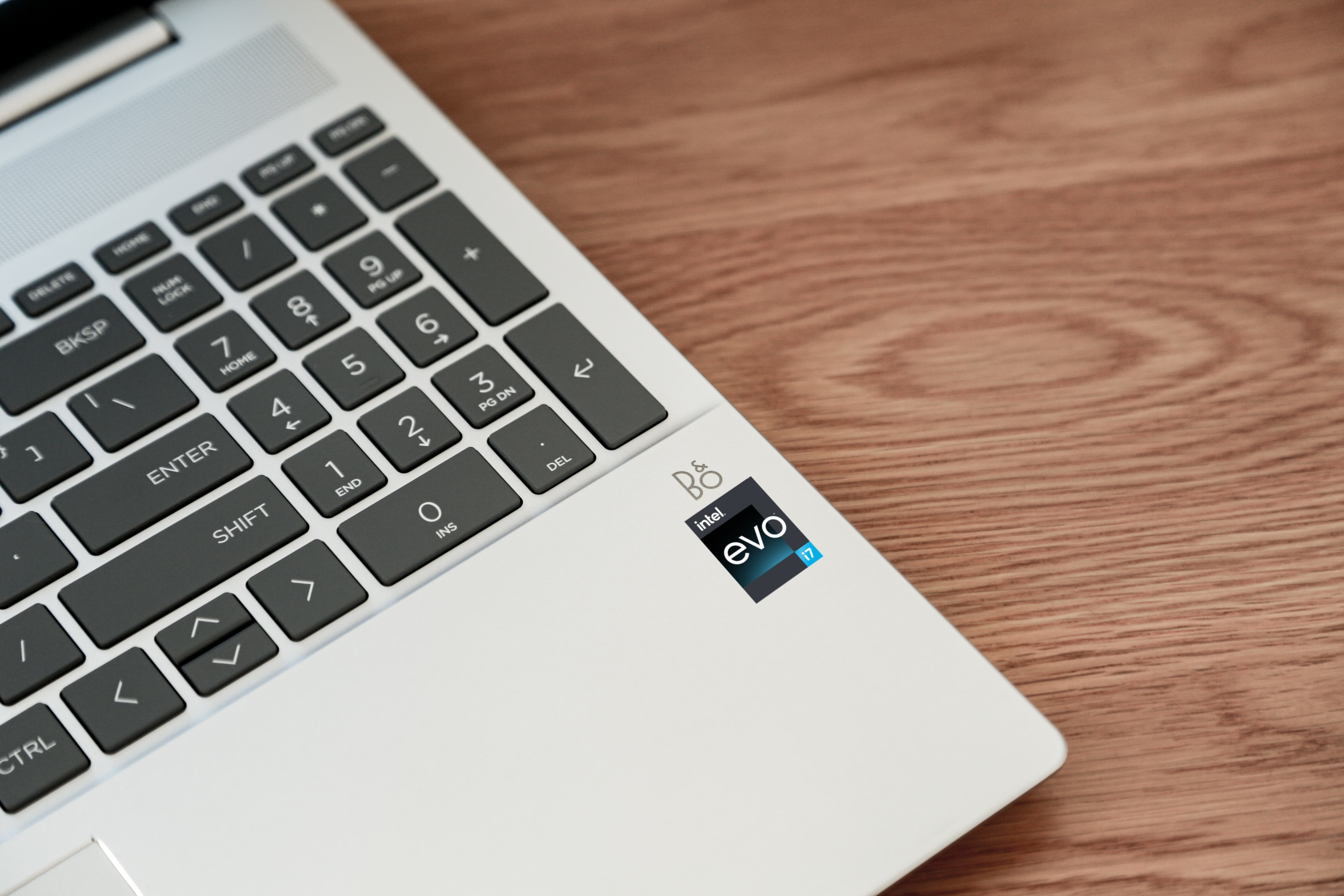 今天惠普发布了星系列的全新机型惠普星bookpro16看了下配置