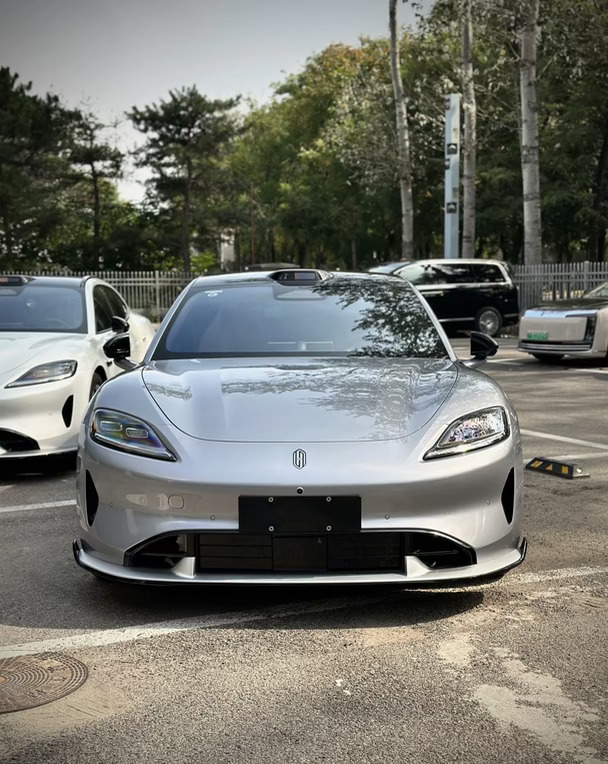 流光银带运动套件的Z7 就俩字帅炸！#尚界Z7 #享界V8 #享界G9 #智界R7 #智界RX