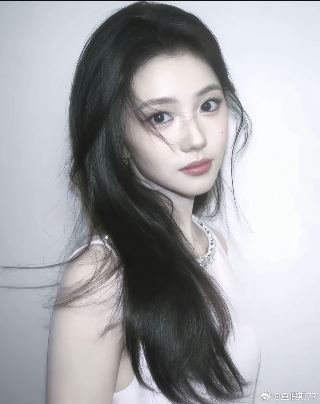 卧槽我姐姐 简直了 啊啊啊啊啊啊 刘浩存你太美了 该怎么去形容你最贴切？#刘浩存[超话]##刘浩存# ​