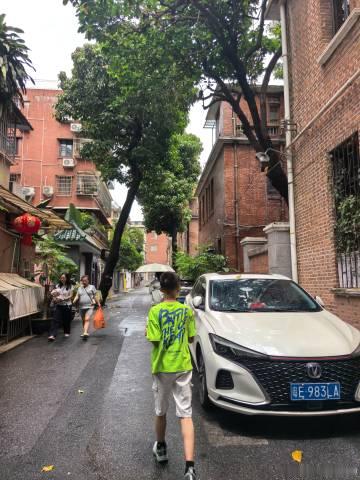 广州东山口的一些印记<br />随便走进一家小店<br />店面不大都...