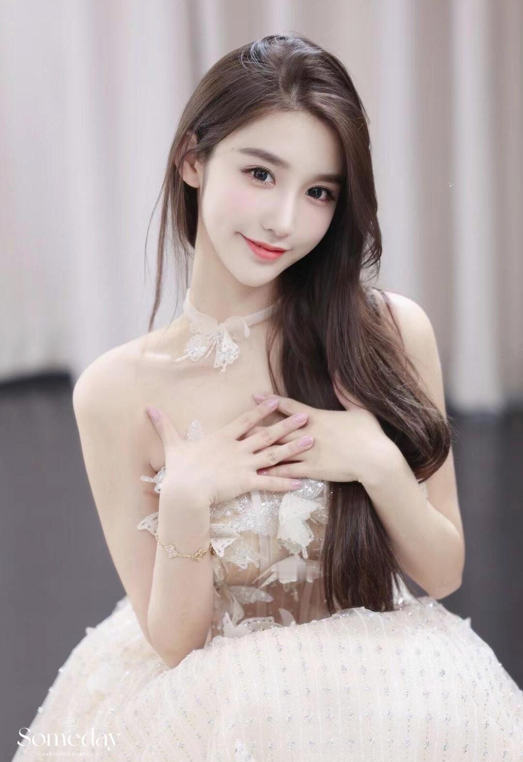 一组图看懂李书欣的魅力，写真照美翻了！