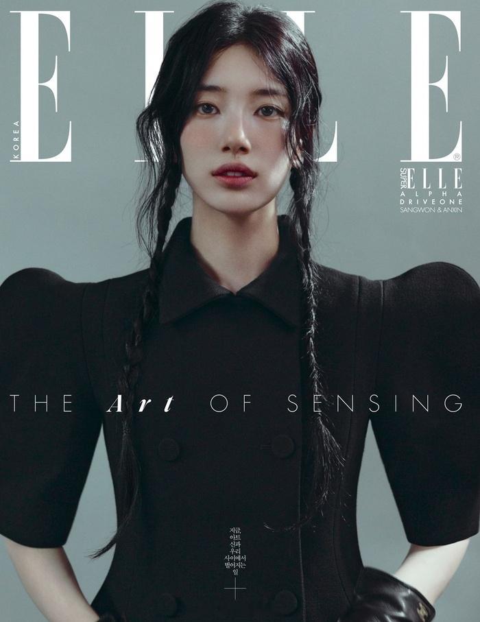 【演员#秀智#时尚杂志《ELLE》10月刊】秀智表示“以前我不明白为什么人们会把我的脸和初恋联系起来。后来我听说因为我的脸很普通，很简单，所以很容易把电影里的情感投射到我的脸上，我就想，‘我可以用我的脸来塑造各种各样的角色。’随着时间的推移，我有时会发现自己以前从未发现过的表情或面孔。每 ​