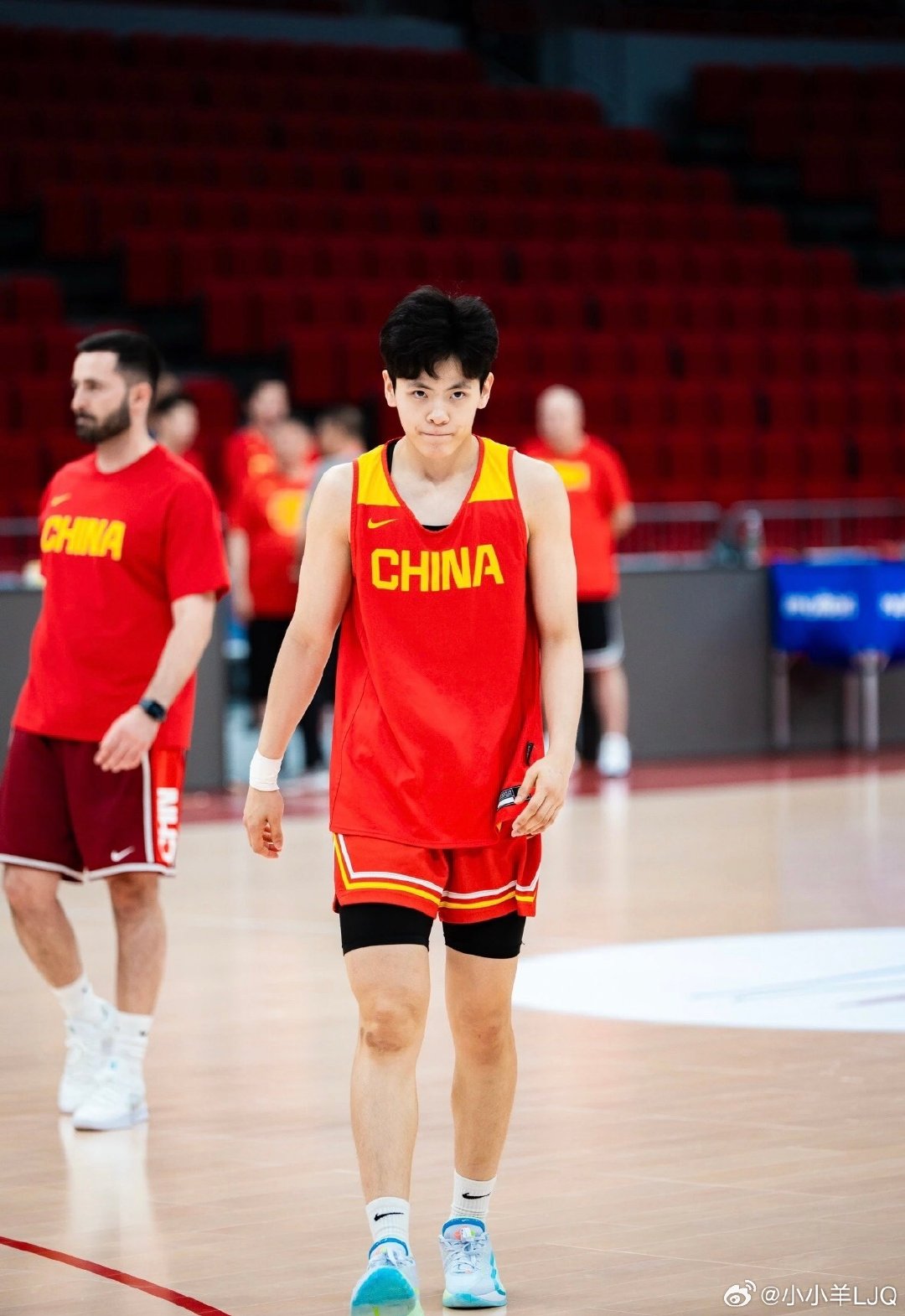 #杨舒予[超话]#  去年滴（当了好长时间的壁纸） ​