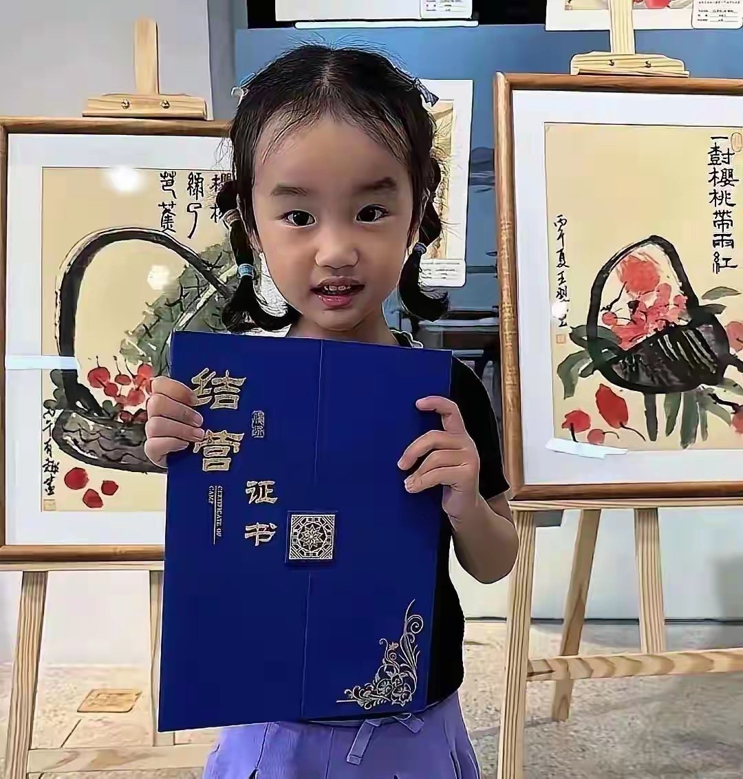 年仅4岁惊艳全网！李亚鹏小女儿夏夏水墨功底，到底有多绝？ ​