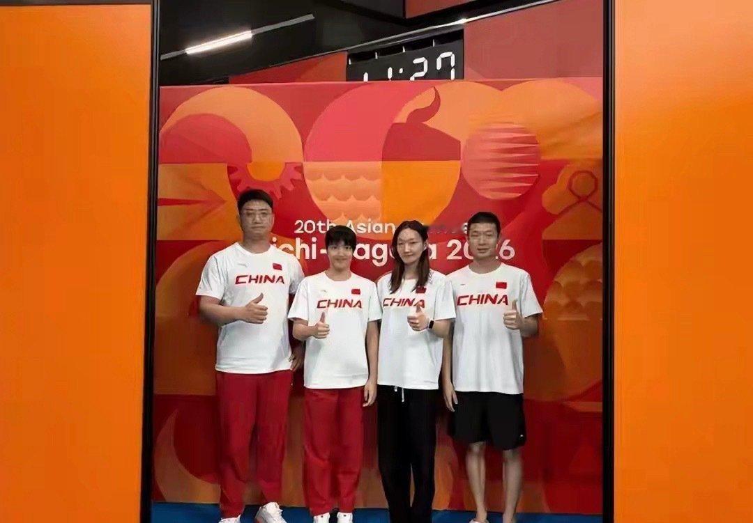 三战亚运，6金荣光！李冰洁携13岁于子迪同框，中国泳军齐冲锋！ ​