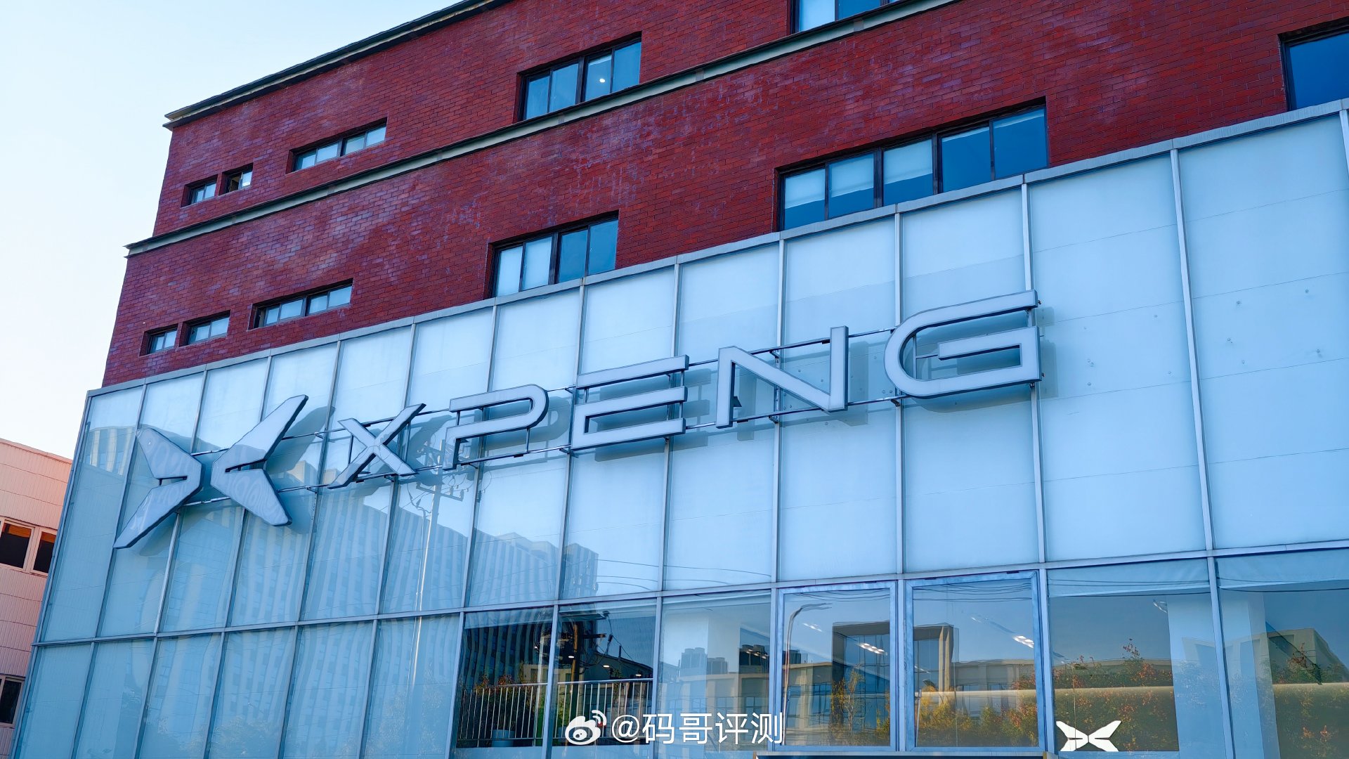 小鹏GX交付30000台交车仪式，我司小伙伴已抵达现场。#何小鹏交付第30000台小鹏GX# ​