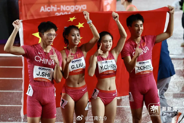 #小孩姐陈妤颉#小孩姐身上完美体现了中国年轻一代运动员的特点，赛场上专注比赛，赛场外自信、洒脱、松弛享受生活的乐趣，既有超乎年龄的沉稳清醒，又有年轻该有的活泼真实；
他们在运动赛场是争金夺银的体坛高手，在训练场上是天赋+努力的运动员，课堂上是埋头学习准备高考的好学生，每一个身份都有适 ​