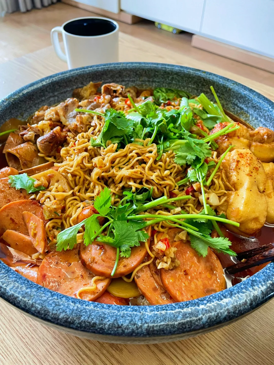 疫情宅家必备冒菜，加了蒜蓉的泡面绝绝子🤤