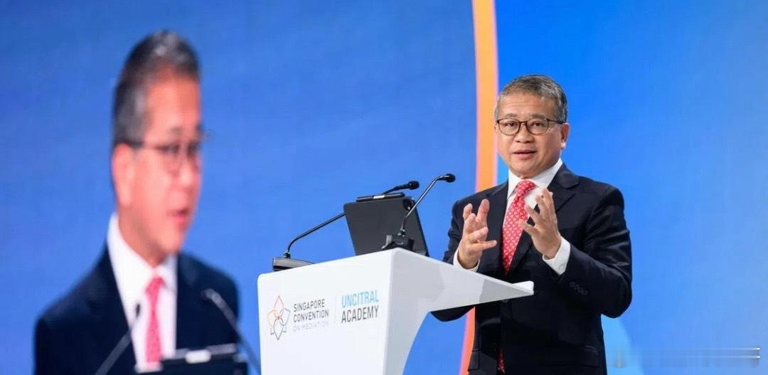 8月26日新加坡将提出申请，争取成为联合国国际贸易法委员会目前正协商设立的多边投资法庭（MIT）的所在地。新加坡具备中立法治环境、成熟争议解决生态及国际网络，有望为MIT提供理想落户条件。另外，新加坡律政部与新加坡国立大学也将设立仲裁与国际争议解决中心。新加坡新加坡达哥 新加坡·Yellow Pot