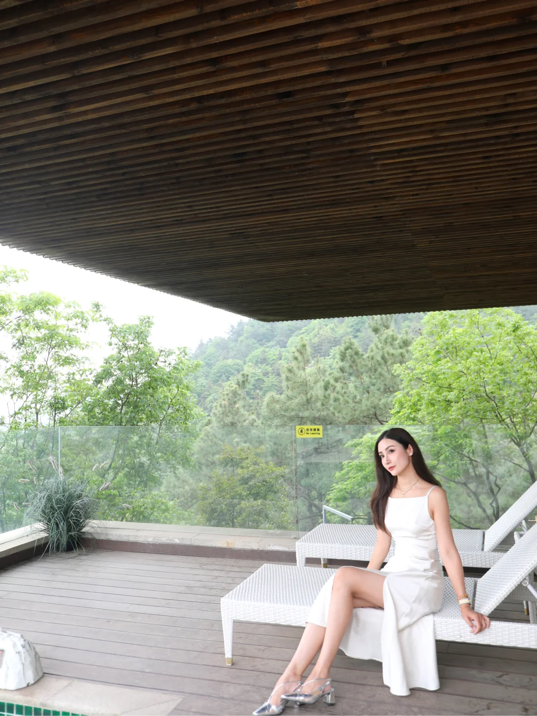 悬崖旁的的树屋度假，是什么体验？