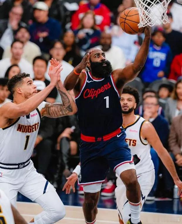 在本赛季的NBA常规赛开打之前，随着保罗乔治出走加盟费城76人，外界一...