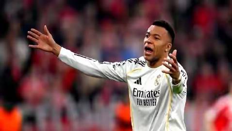 在皇马的百场里程碑之战中，姆巴佩却意外地“自我换下”。在西甲客场对阵贝...