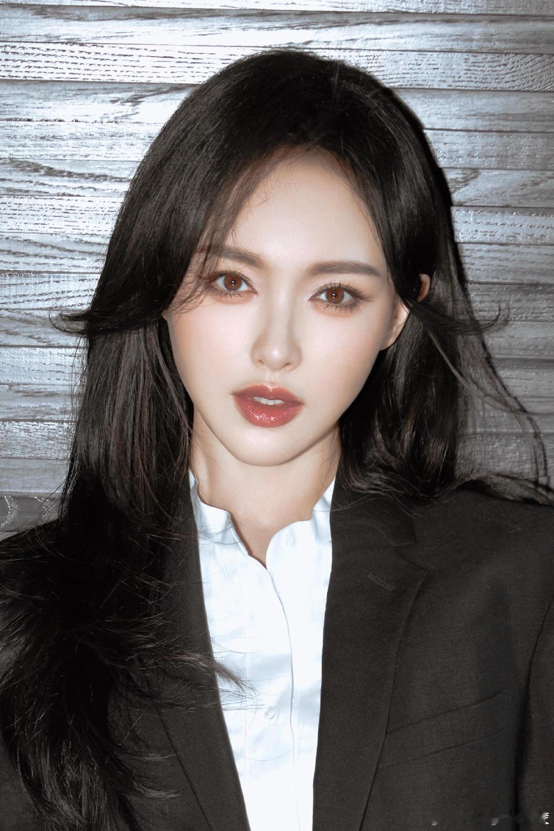 #唐嫣[超话]#  美#唐嫣# ​