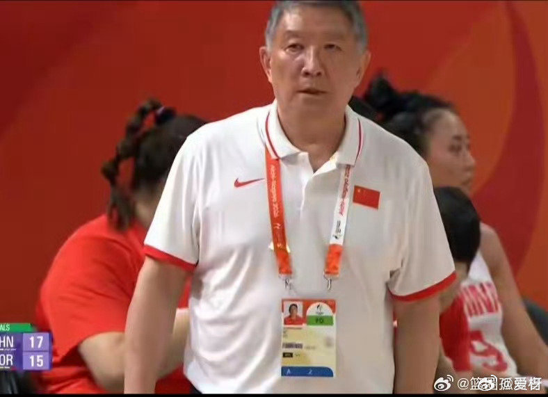 #中国女篮vs韩国女篮#亚洲杯被田中心一个人投死，亚运会被李孝希和姜怡瑟两个人投死，您要是不灵，就不能自己主动点儿？  ​  ​