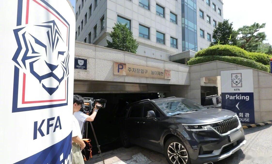 【 据韩联社、韩国JTBC电视台等韩媒报道，韩国足协被曝于十多年前在韩...