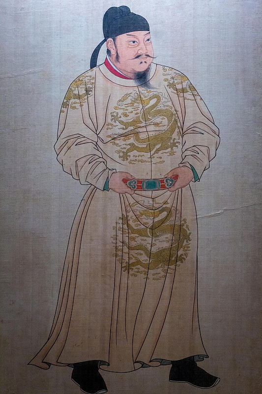 都说李治懦弱,为何能当太子?李治看着温和，却并非懦弱。他能当上太子，核心是皇子间残酷斗争后的结果。
原本太子李承乾与魏王李泰争储，二人争斗两败俱伤，先后被废。李泰锋芒太强，上位后极有可能残害兄弟。
而李治性情仁厚，不结党、不争抢，李世民认为他登基后，能够保全其他皇子，避免骨肉相残。加之长孙无忌等