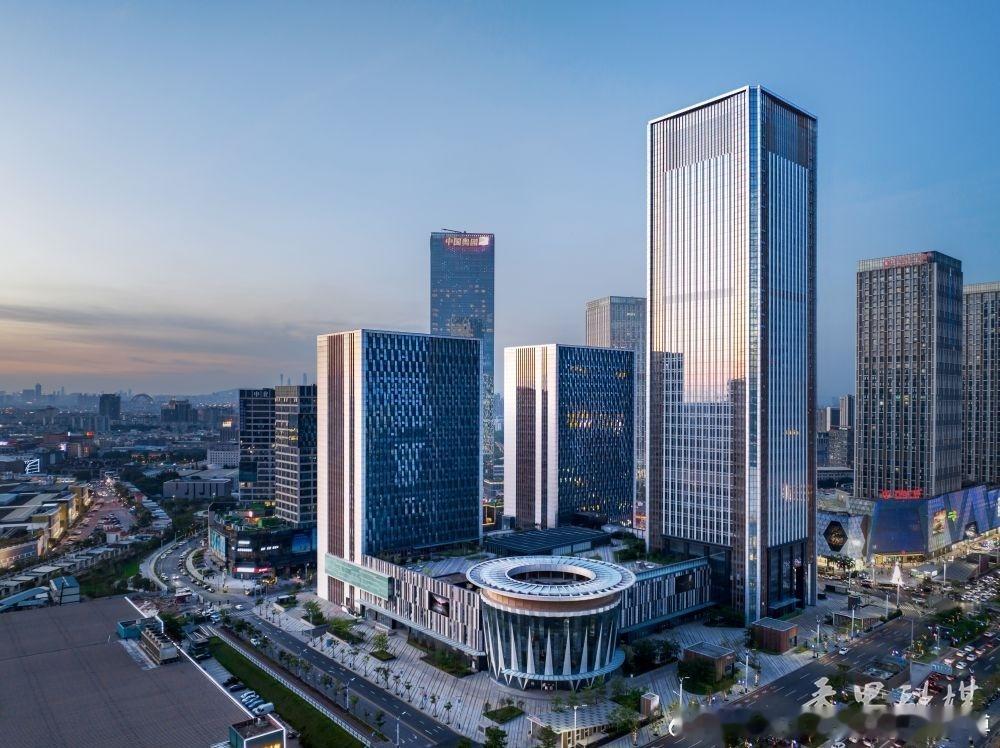 【万博商务区产商融合提速，上半年市场主体突破3万家，“四上”企业同比增...