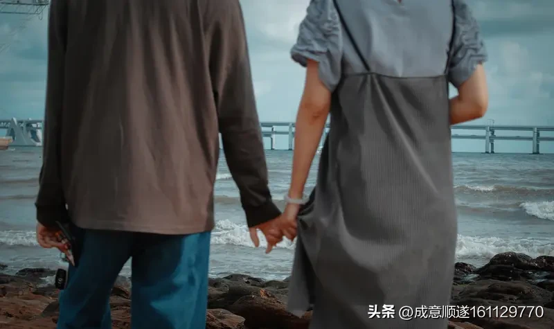 在现实生活中，感情是婚姻的基石，物质是婚姻的条件。有感情维系的婚姻，更...