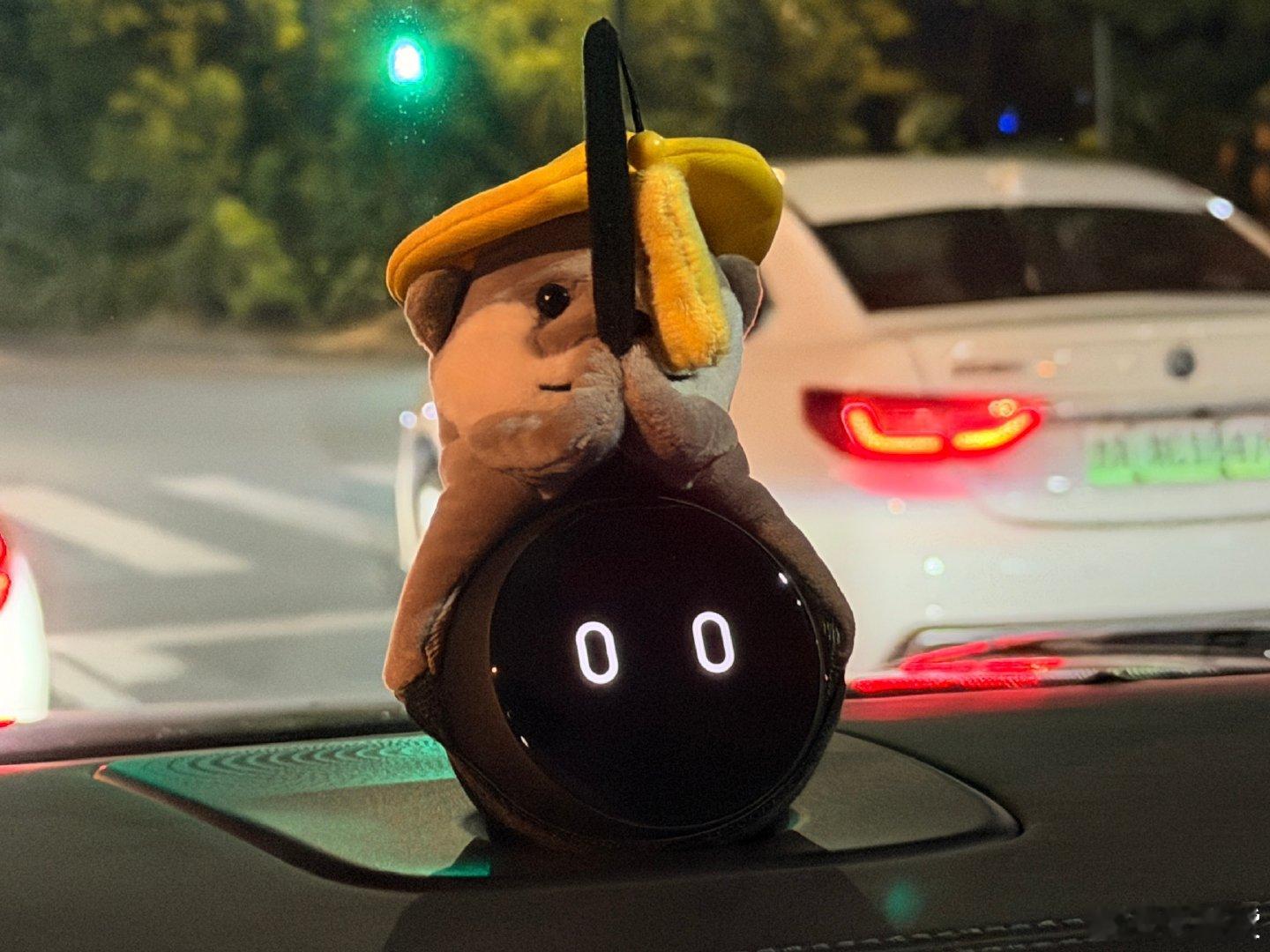 从ET5 上顺了一个小水獭🦦

好玩[卡皮巴拉][哈哈]

#懒博小课堂##大v聊车##蔚来es9##蔚来汽车[超话]# ​