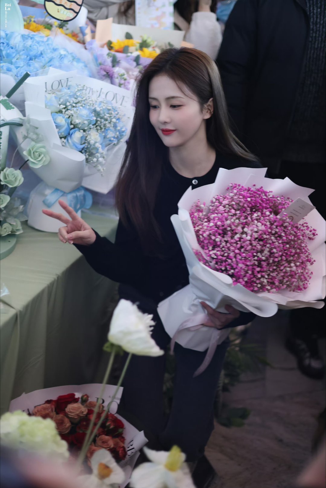 #白鹿[超话]# 🌸#白鹿王韵娜#🌸#白鹿开到荼蘼#

你一出现阴天就变成晴天

​