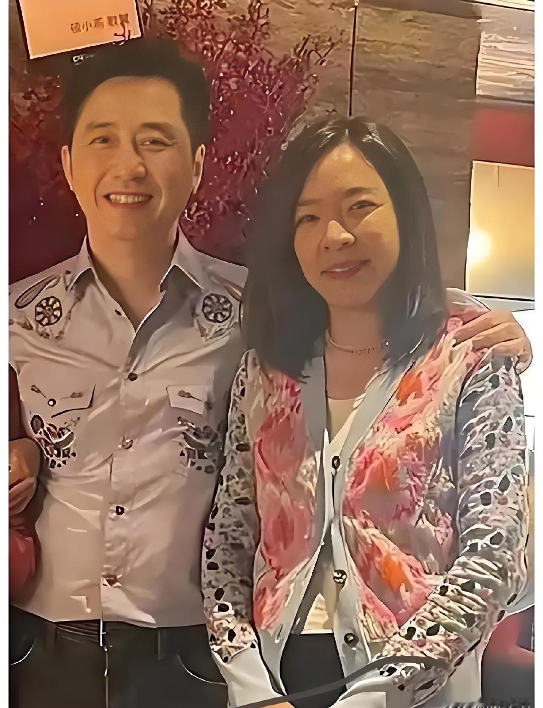 庾澄庆和张嘉欣同框，伊能静被比下去了，两人状态差距太大 ​