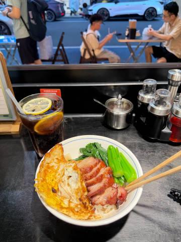 打卡东山口一家超好吃的叉烧饭😍