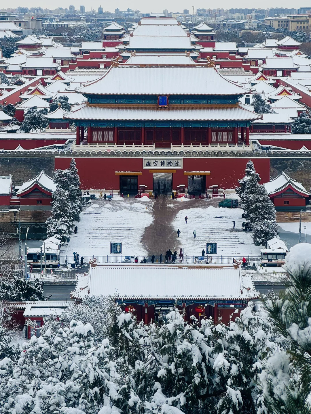 北京一下雪便成了紫禁城，景山公园故宫好美