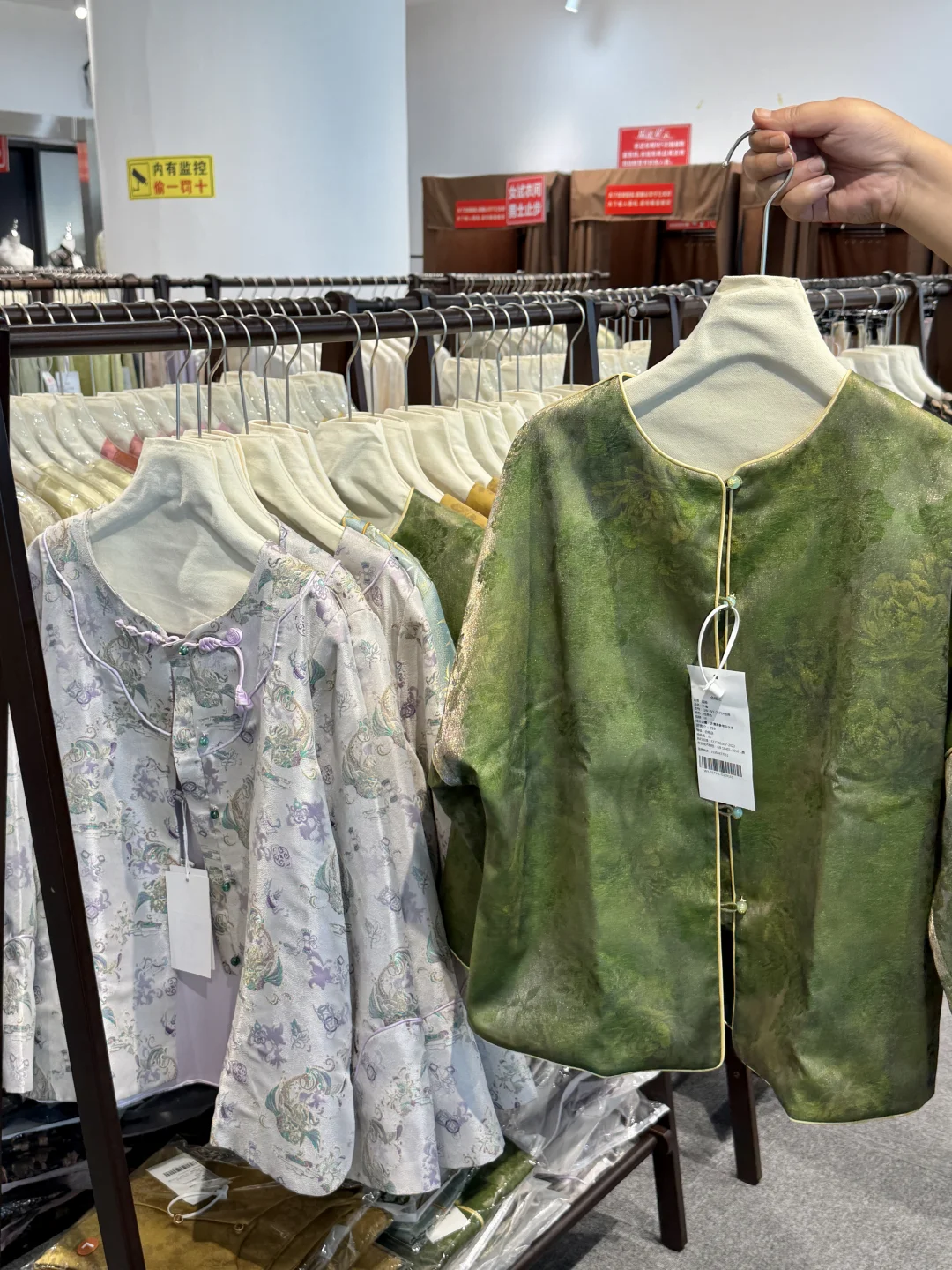 北京果然是大城市！！！来北京都不用带衣服！！！