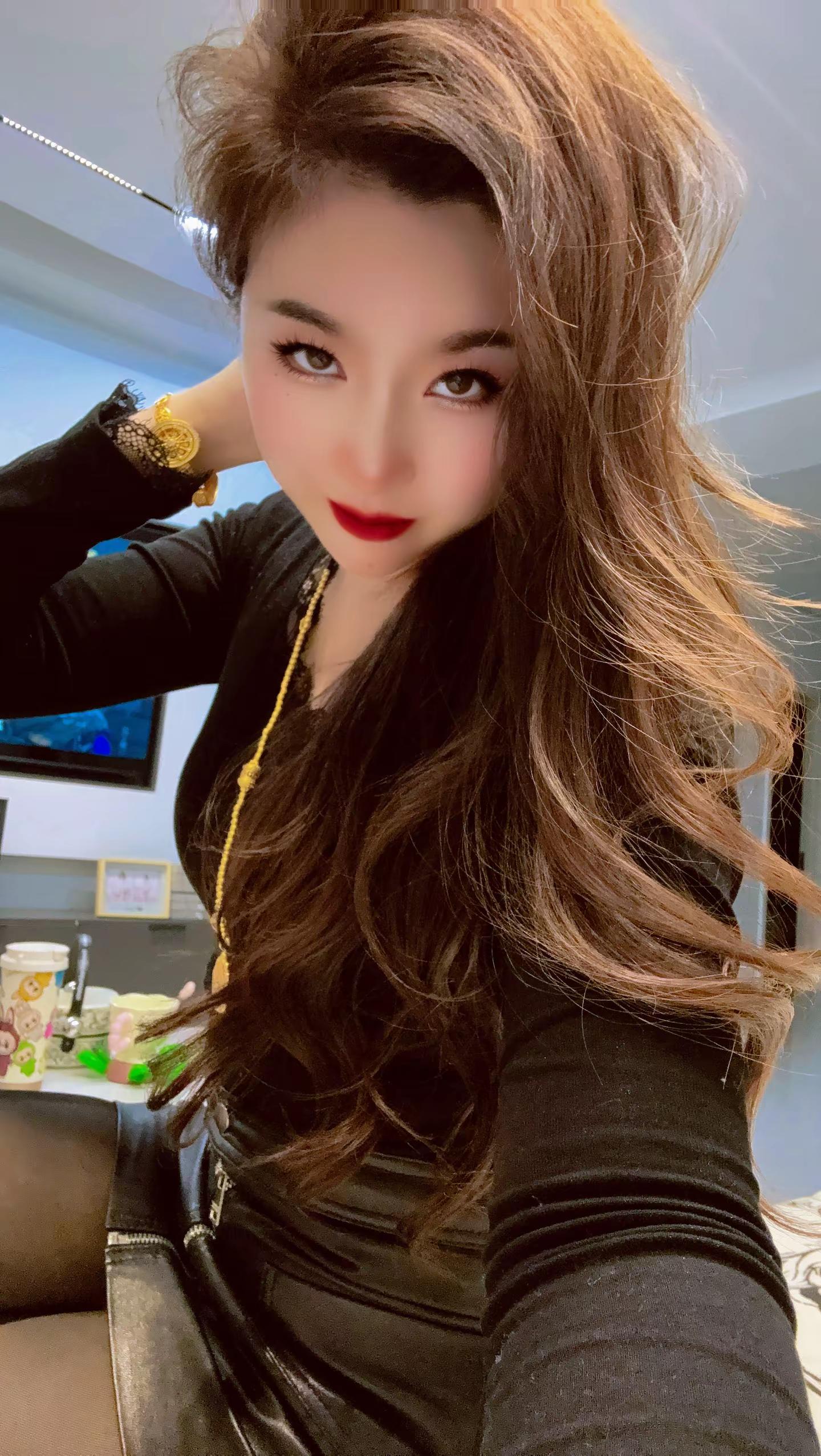 <p>大波浪 御姐范儿 气质范 酷酷的小姐姐 帅气小姐姐 <!--{i...