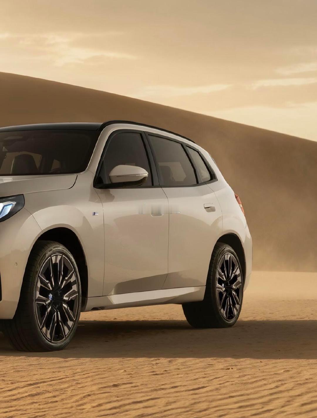 BMW X3 很入眼
新世代这套设计实在太好看了
尤其是这个天际屏内饰，把现款X3那个连屏显得跟过时产物一样#宝马x3# ​