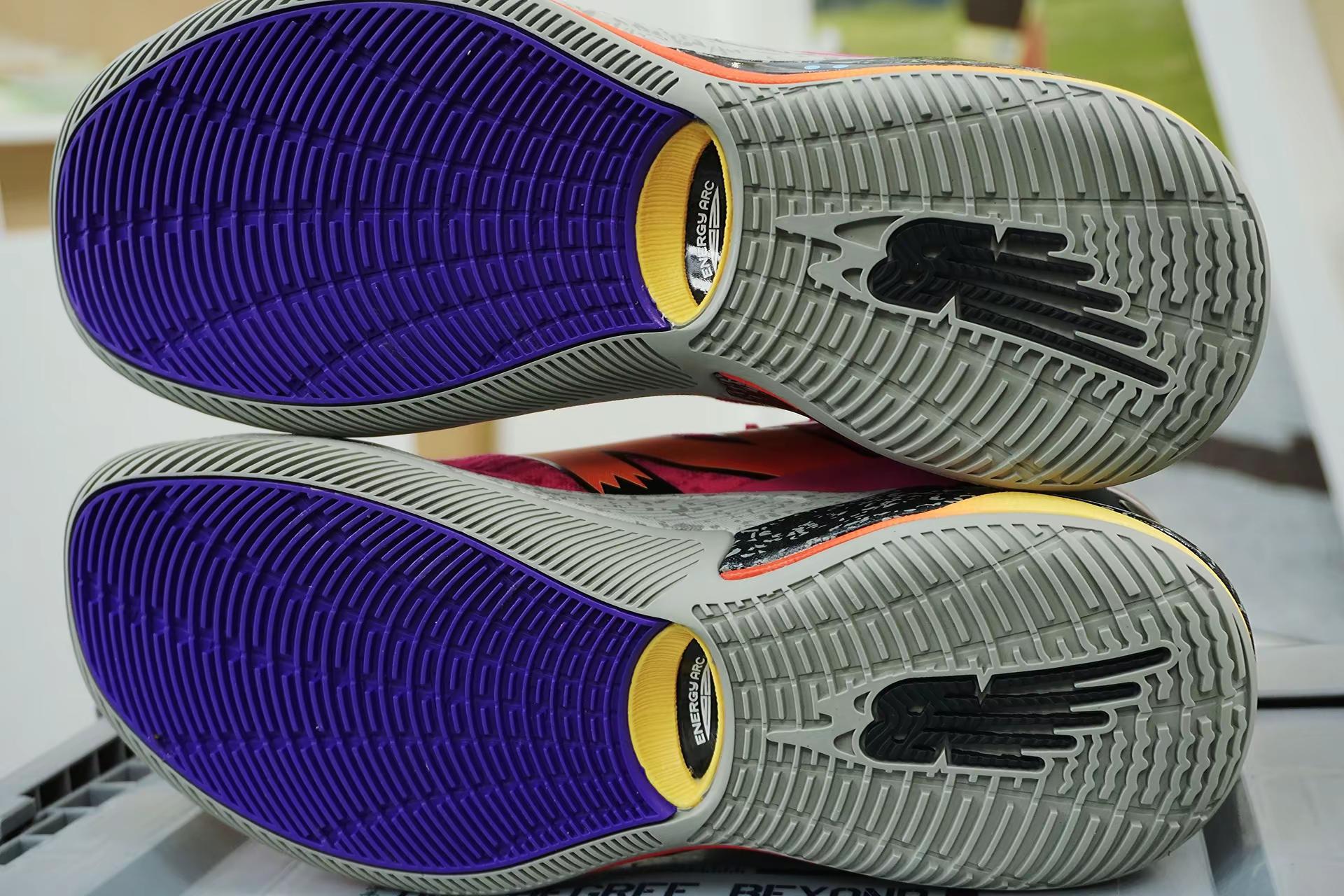 球鞋博主收到博主投喂是什么感觉！一个字爽。感谢 送出的伦纳德4代！原来...