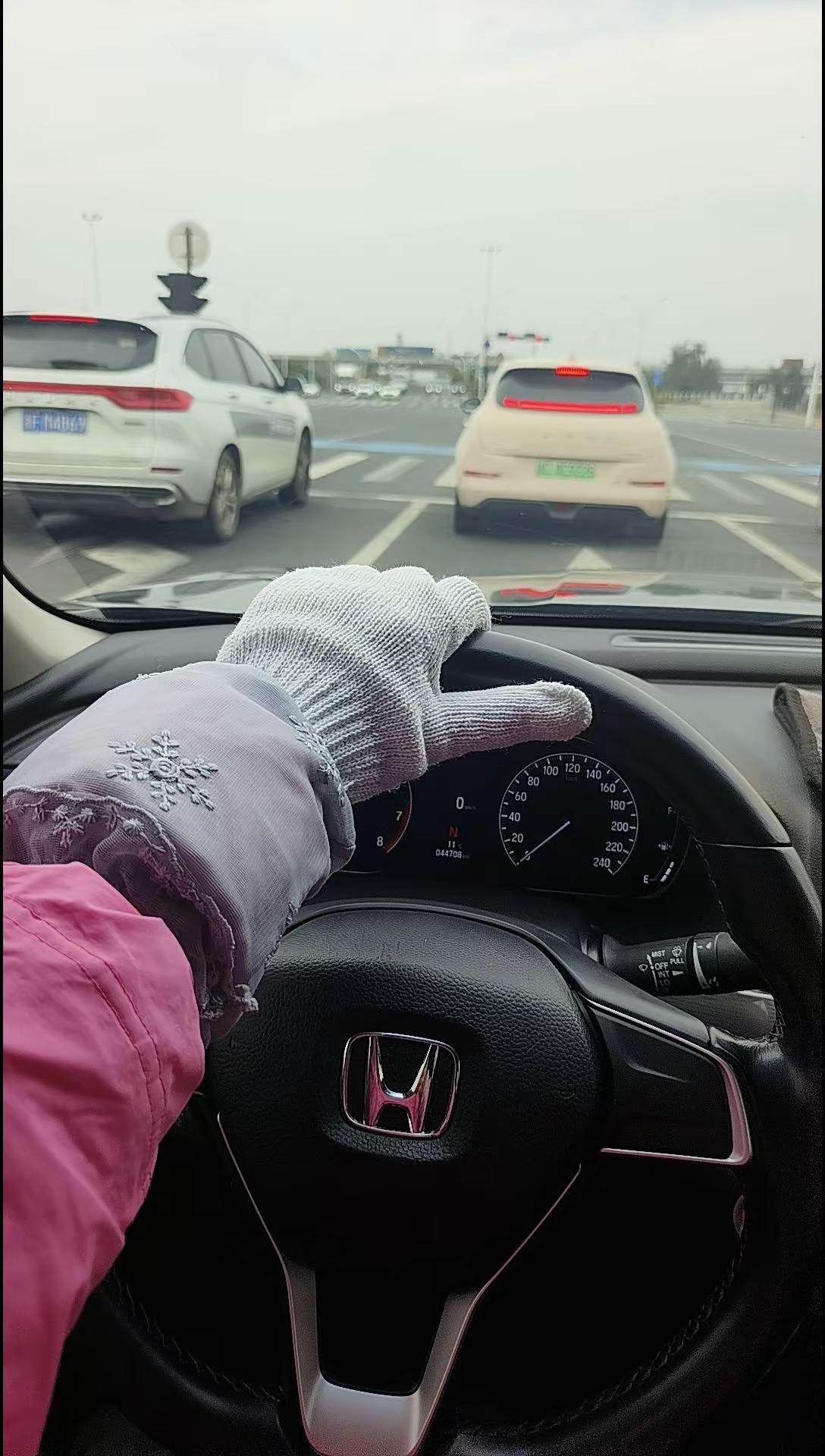 算了，和你们这些有方向盘加热的说不清楚